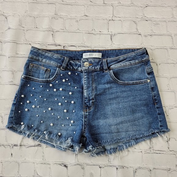 Zara Woman’s blue Pearl embroidered 2” jean shorts size 8 - Picture 11 of 12
